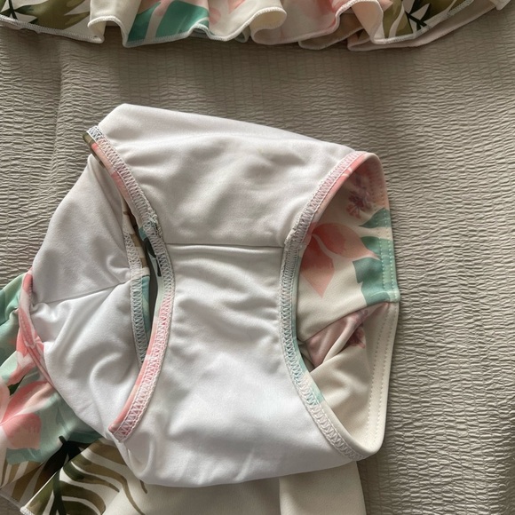 Infamous swimsuit girls size 4 - Picture 4 of 6